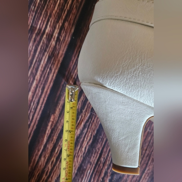 NWT TOP Moda 55 White Slouch Boots - Picture 8 of 10